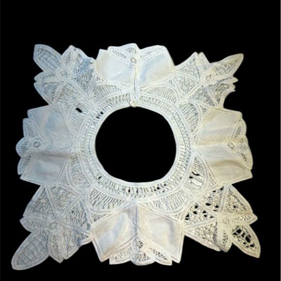 Vintage Lace Collar  - Picture 1 of 7